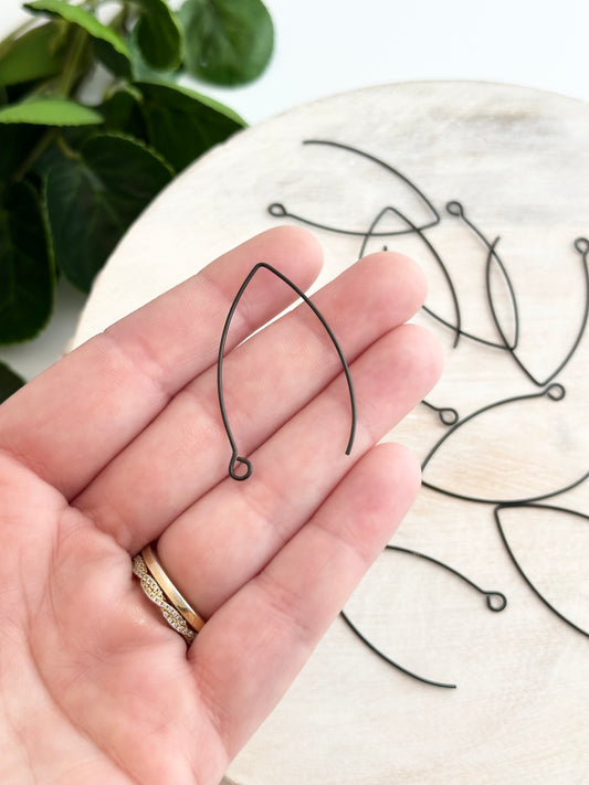V-Shaped Wire Earring - Black or Gold (10pc)