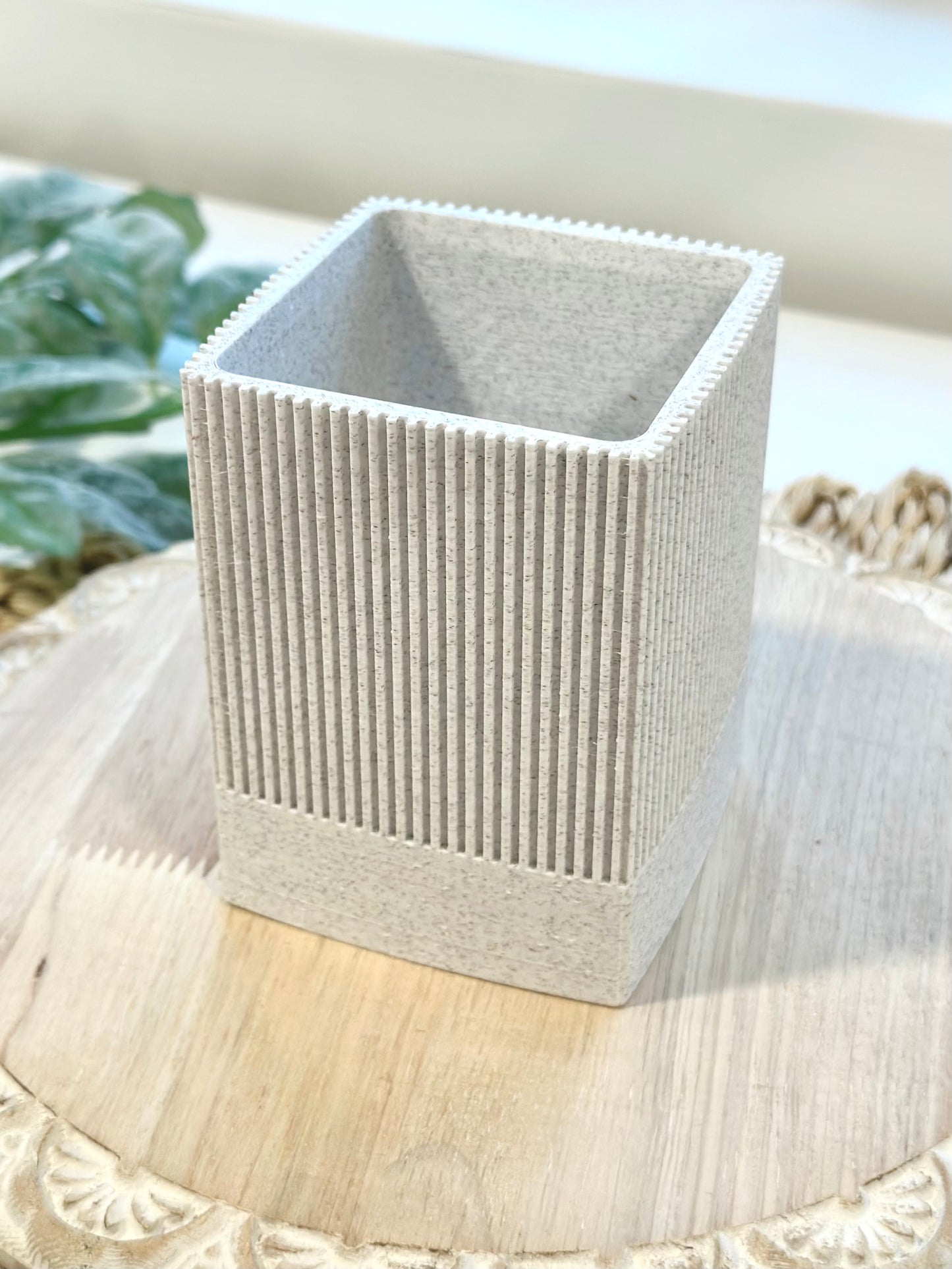Puffy Square Ribbed Tool Vase