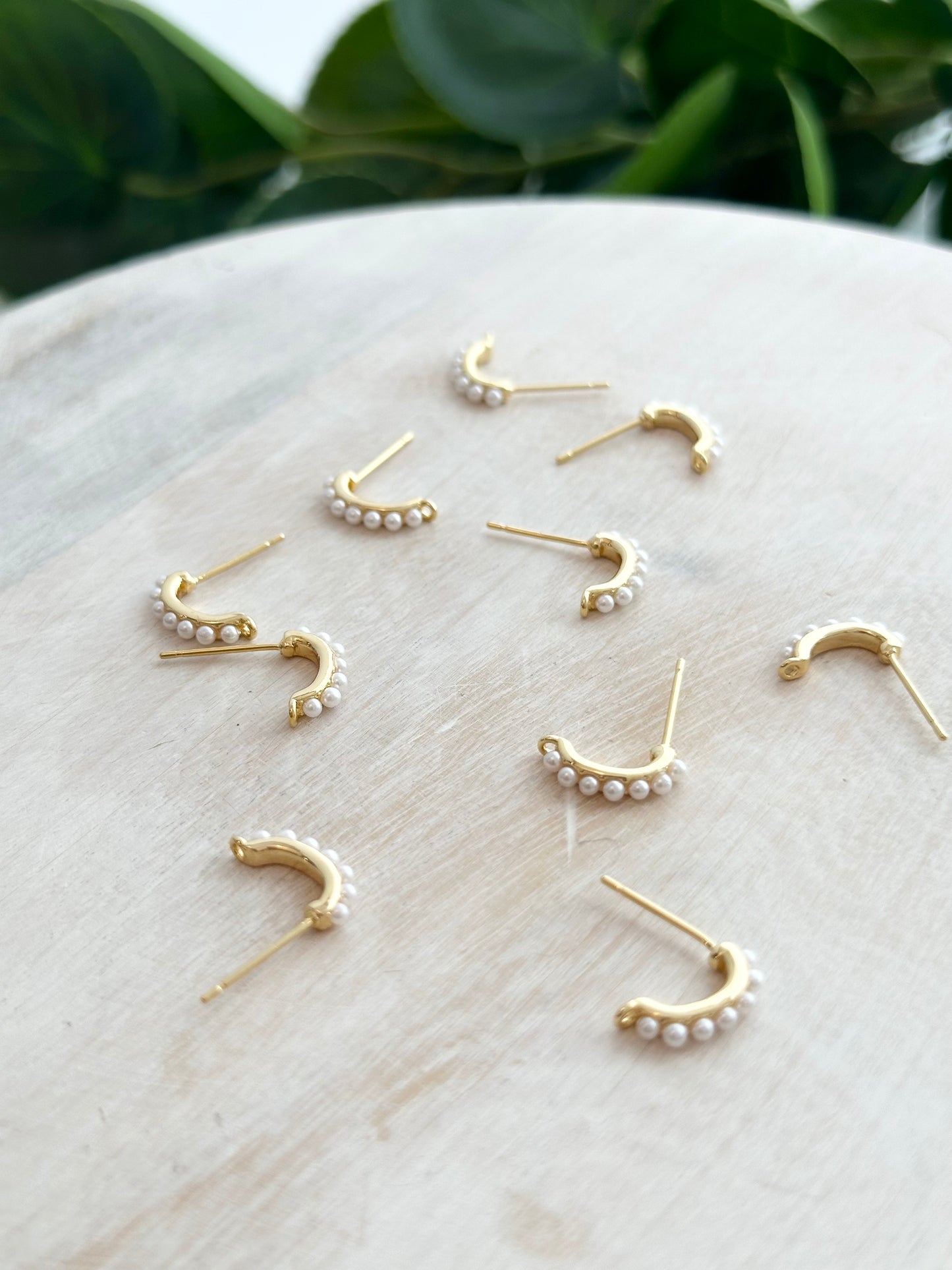 Dotted Micro Pearl Curved Earring Post - Gold (10pc)