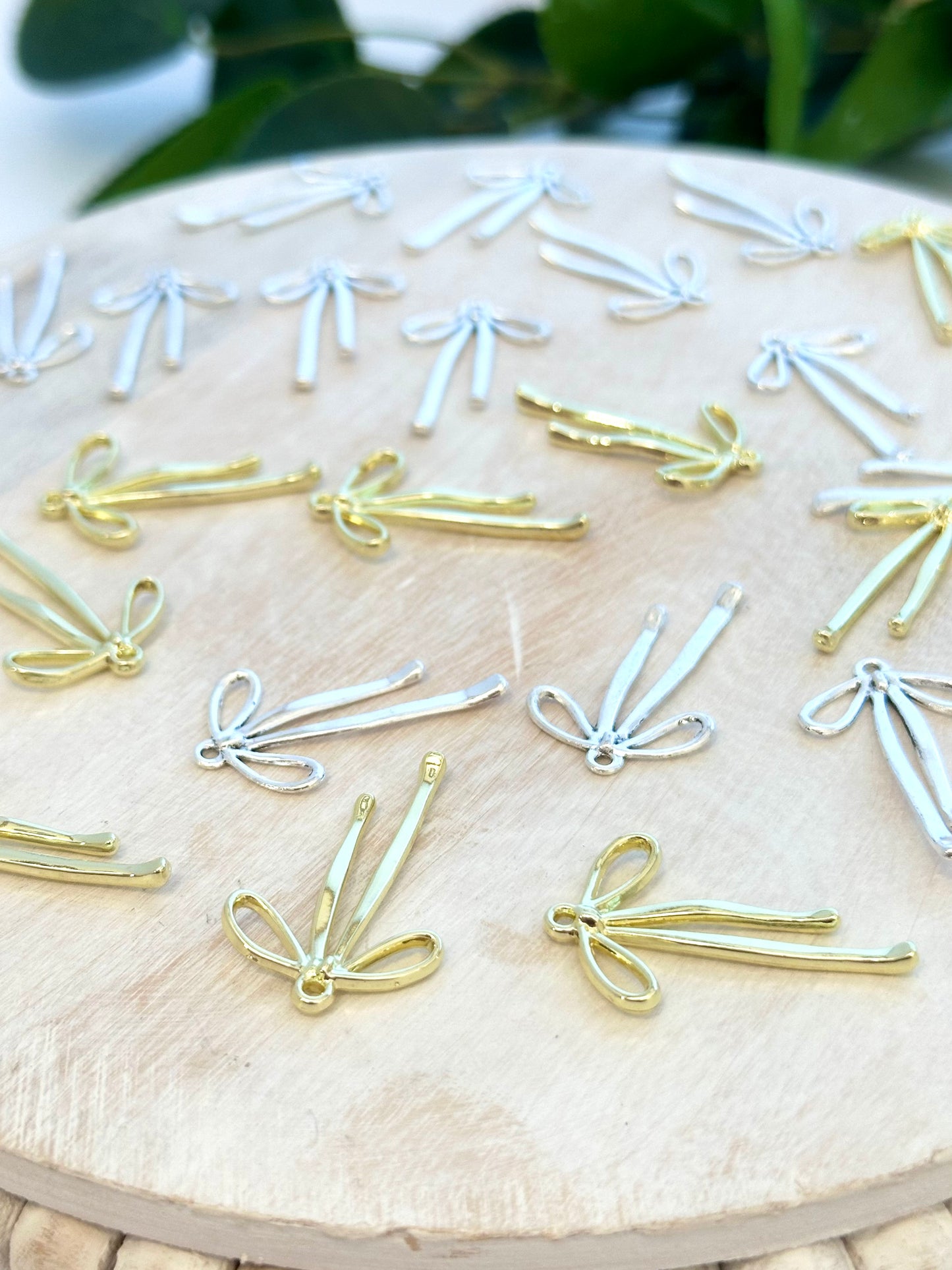 Dangle Bow Charm - Gold or Silver (10pc)