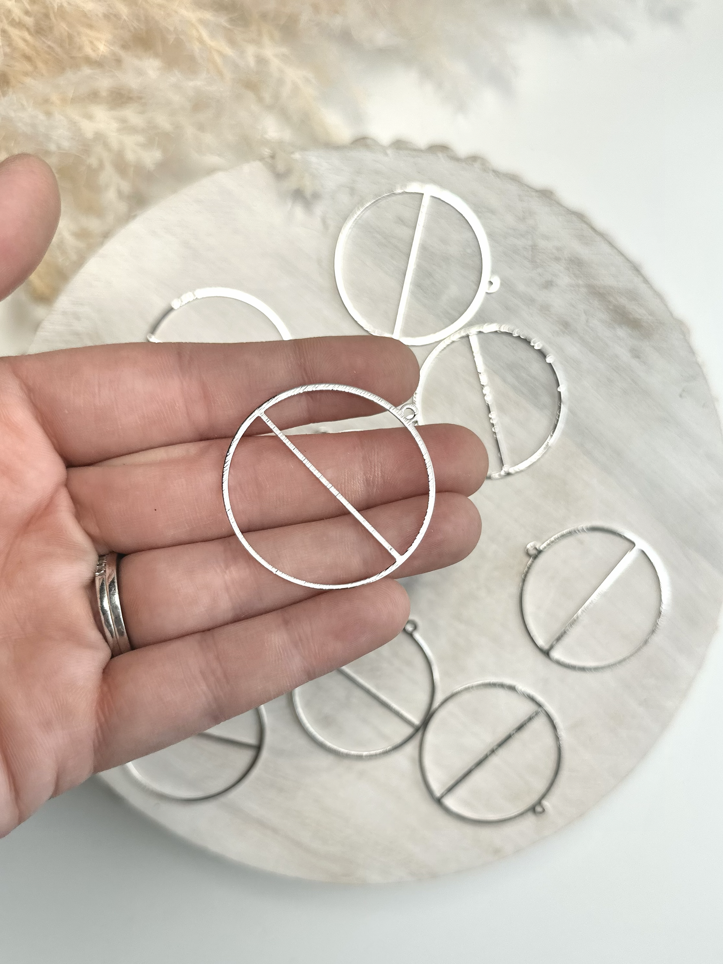 Divided Open Circle Charm - Gold or Silver (10pc)