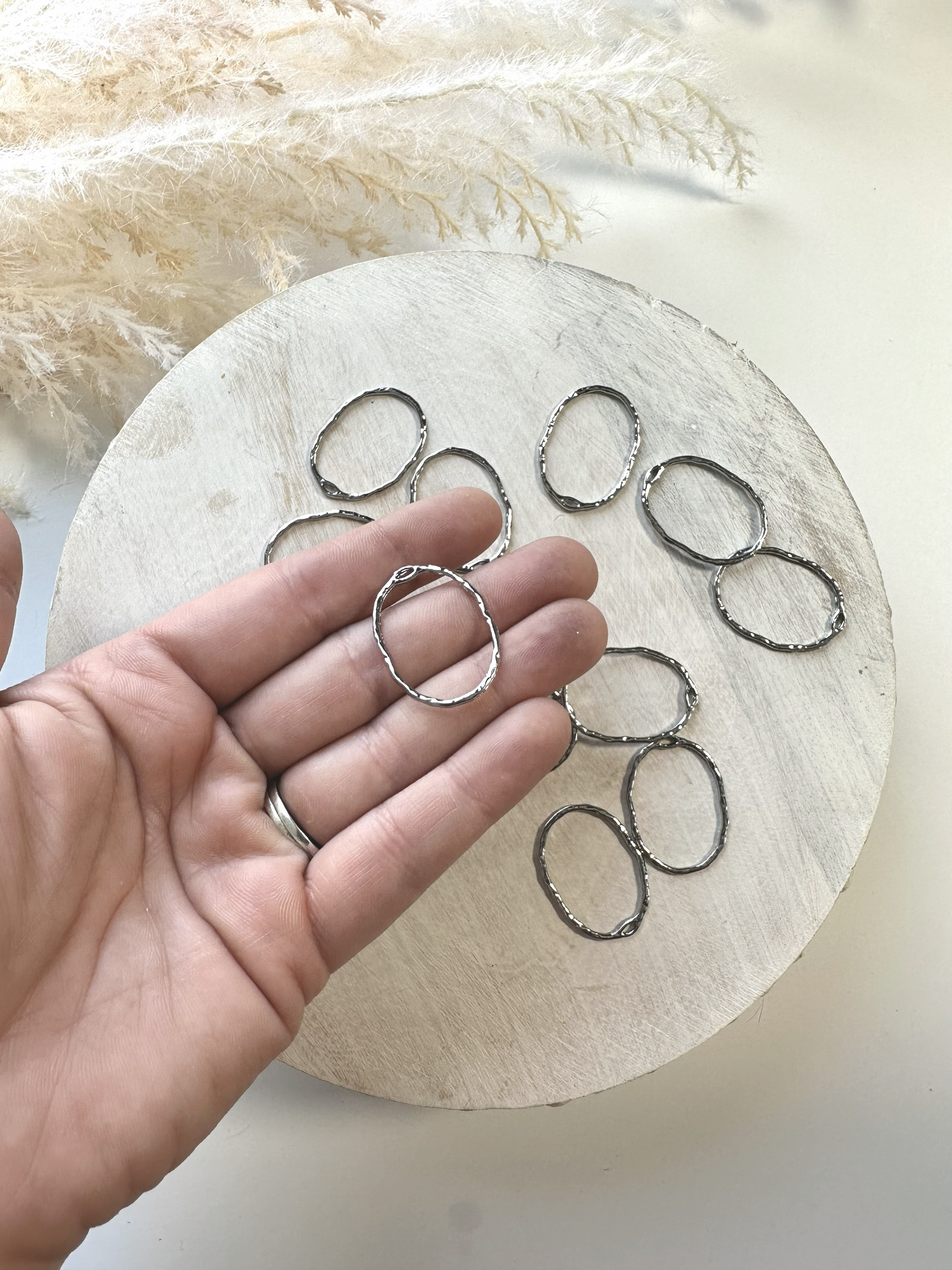 Long Hammered Oval Bezel Charm - Gold or Silver (10pc)