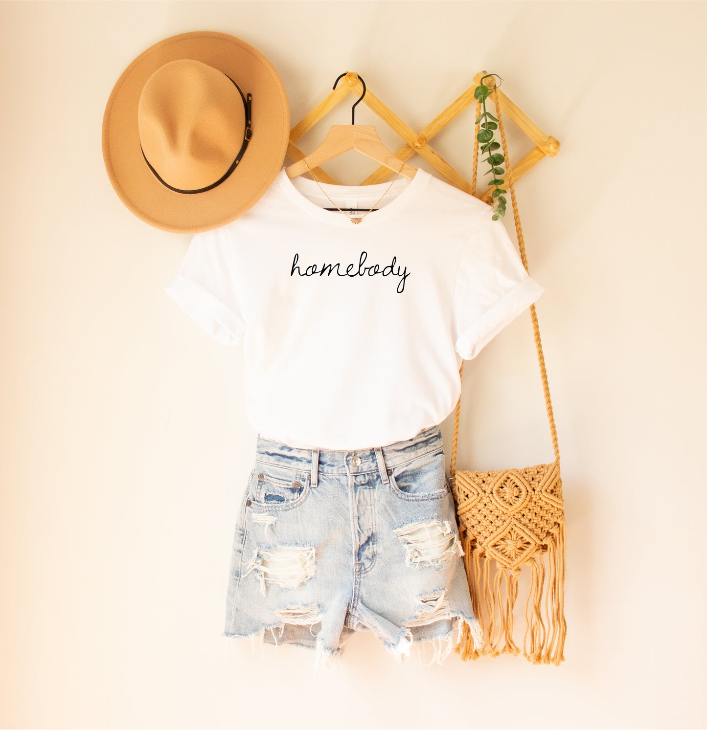 Homebody | Graphic Tee