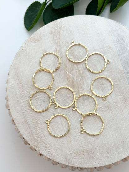 Hammered Circle Bezel Charm - Gold (10pc)