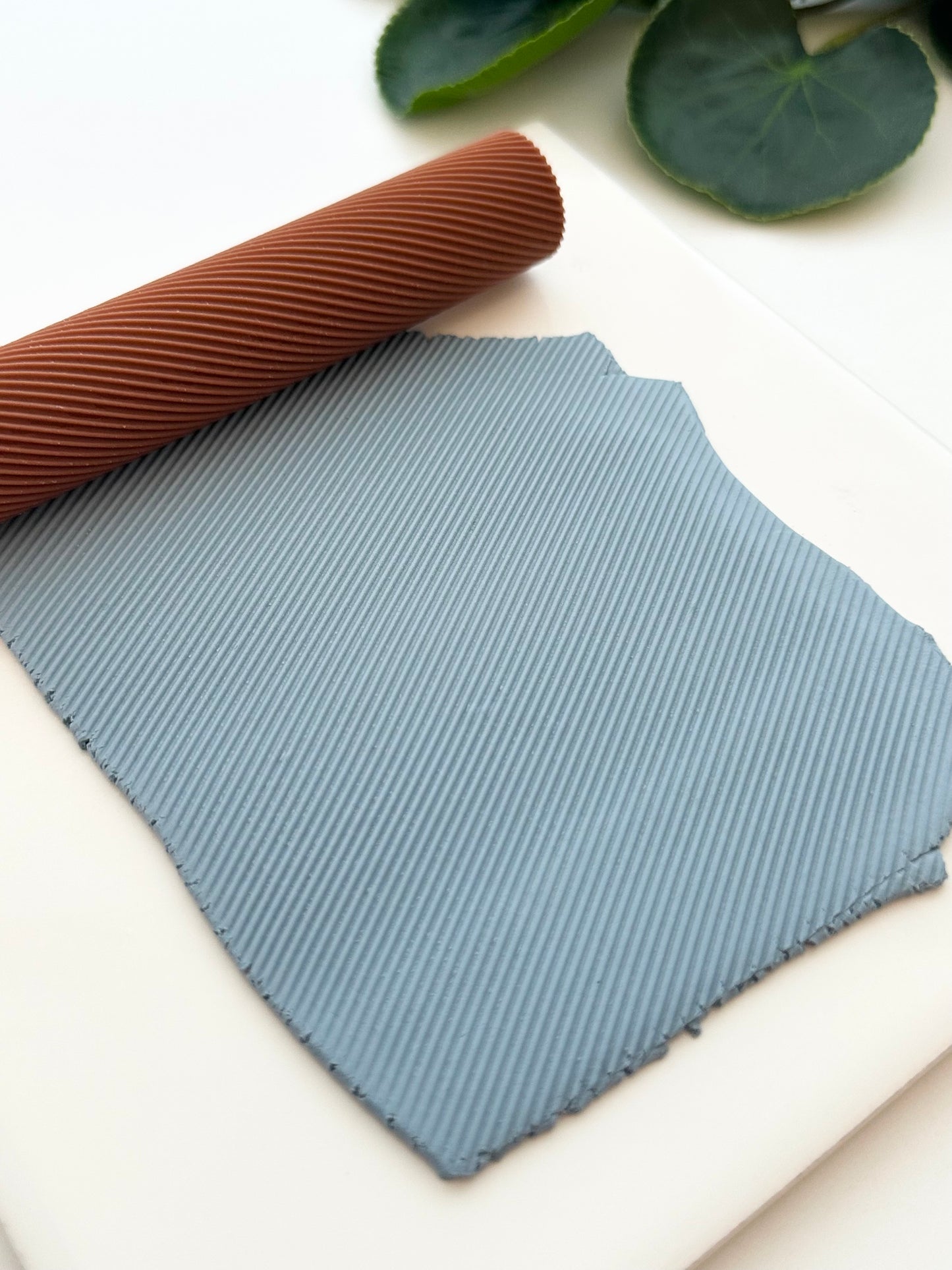 Diagonal Finelines | Polymer Clay Texture Roller