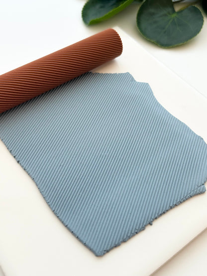 Diagonal Finelines | Polymer Clay Texture Roller