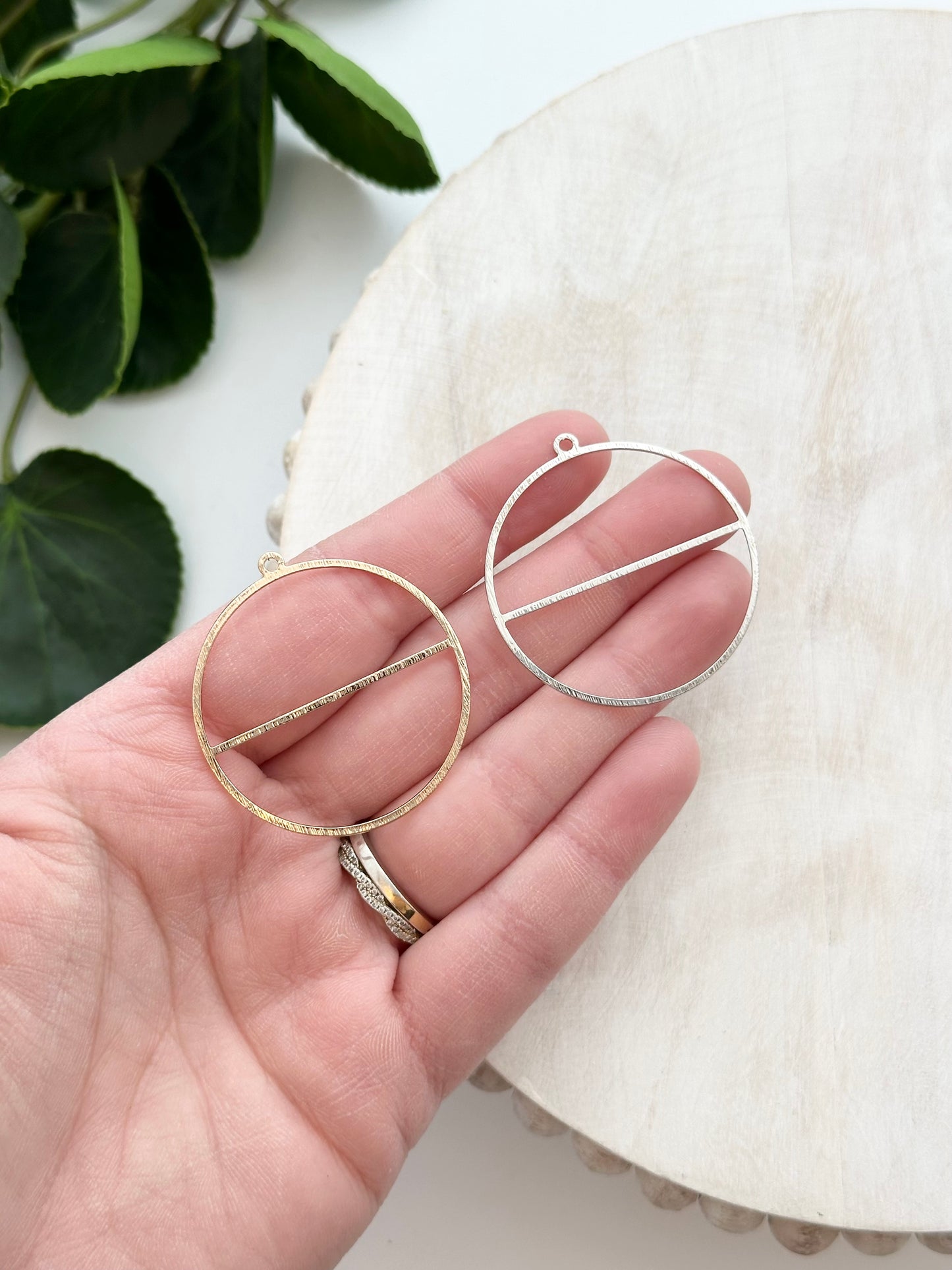 Divided Open Circle Charm - Gold or Silver (10pc)