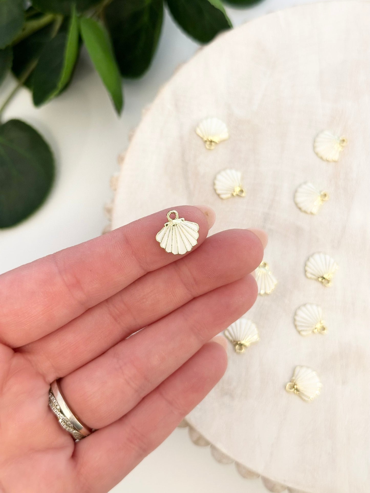 White Enamel Shell Charm - Gold (10pc)