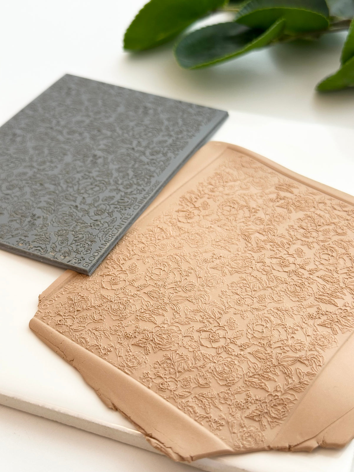 Chinoiserie Floral Fineline | Texture Mat