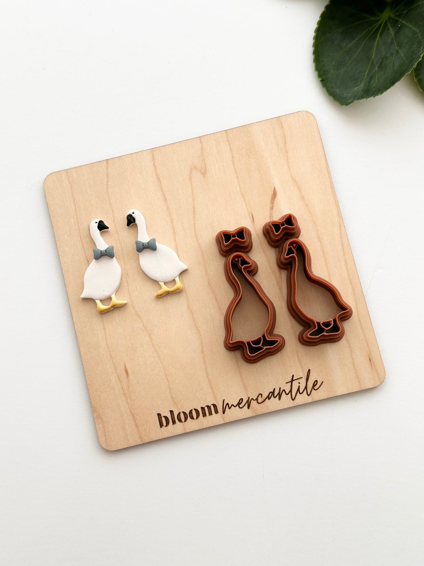 Goose with Bow (Mirror Set) | Polymer Clay Cutter