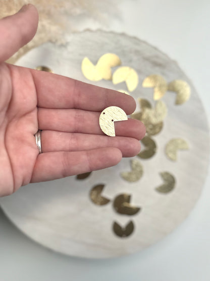 3/4 Brushed Circle Connector Charm - Gold or Silver (10pc)