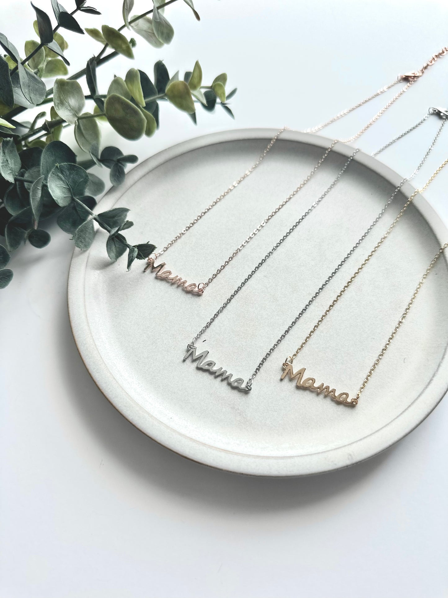 Mama Necklace